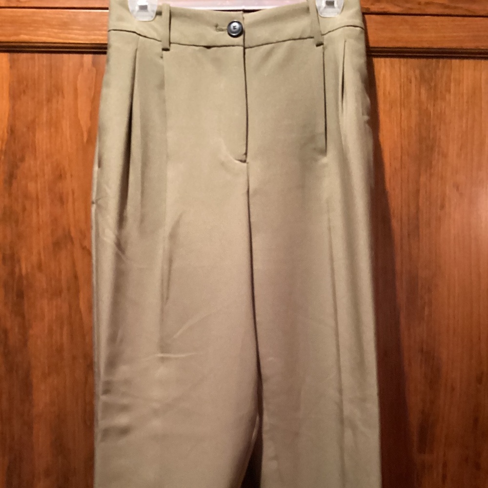 Zara, size small Olive/tan